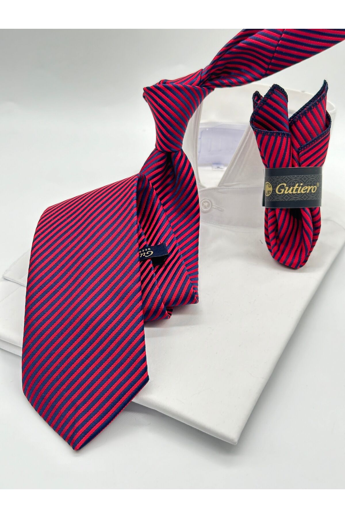 Kırmızı Çizgili Mendilli Klasik Kravat