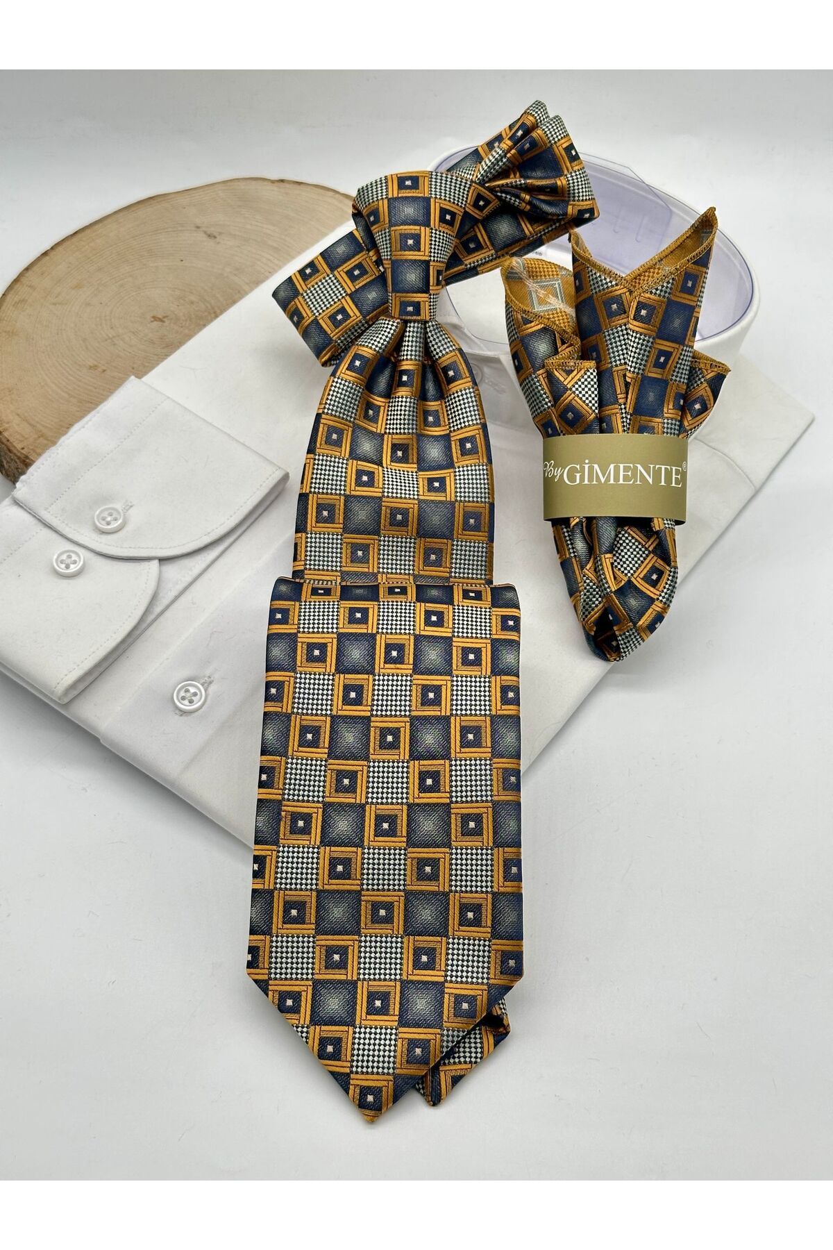 Gri Noktalı Klasik Mendilli Kravat