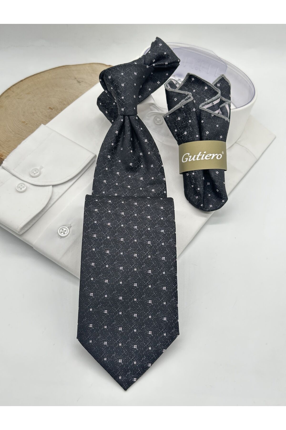 Siyah Desenli Mendilli Klasik Kravat