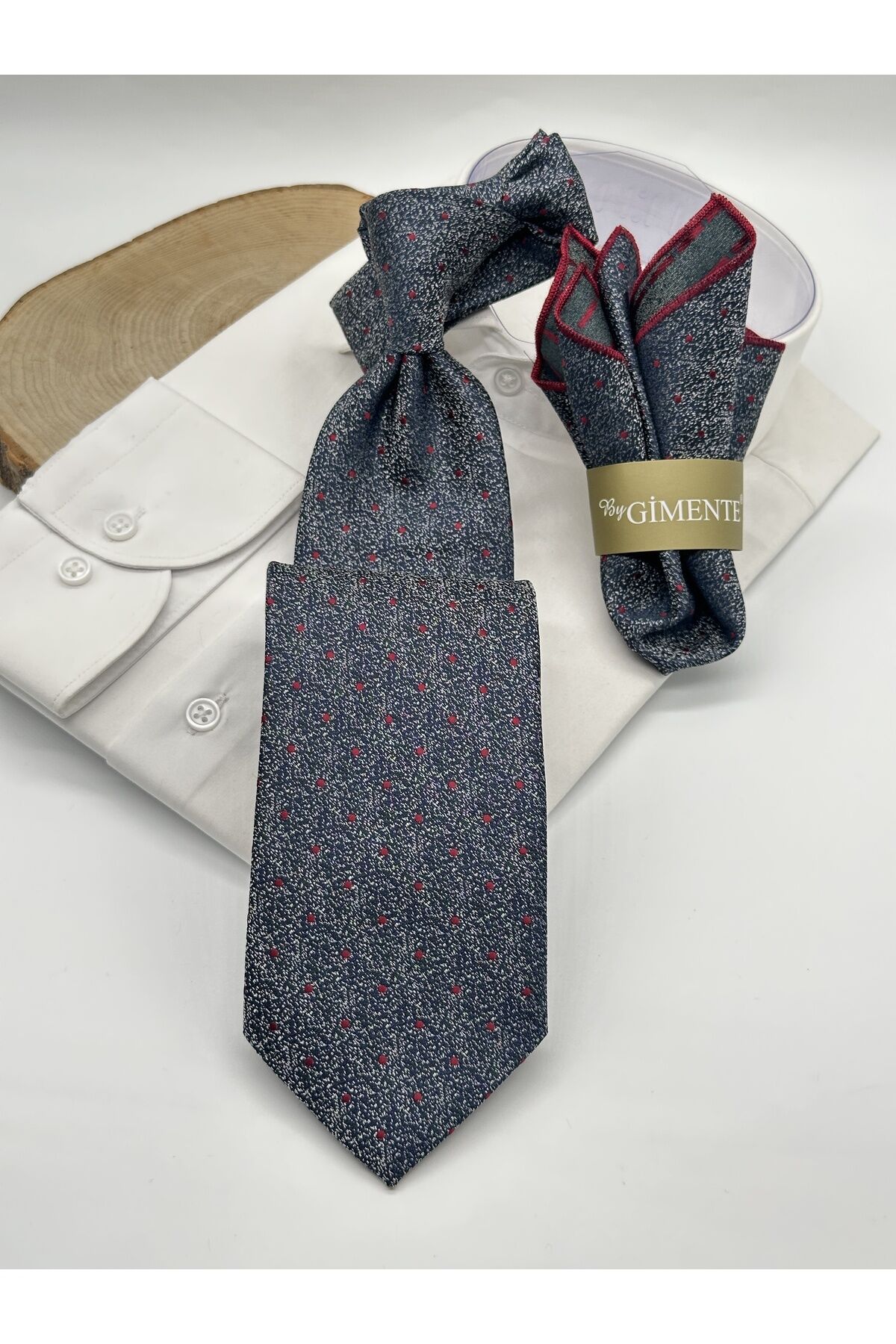 Siyah Noktalı Desenli Mendilli Klasik Kravat